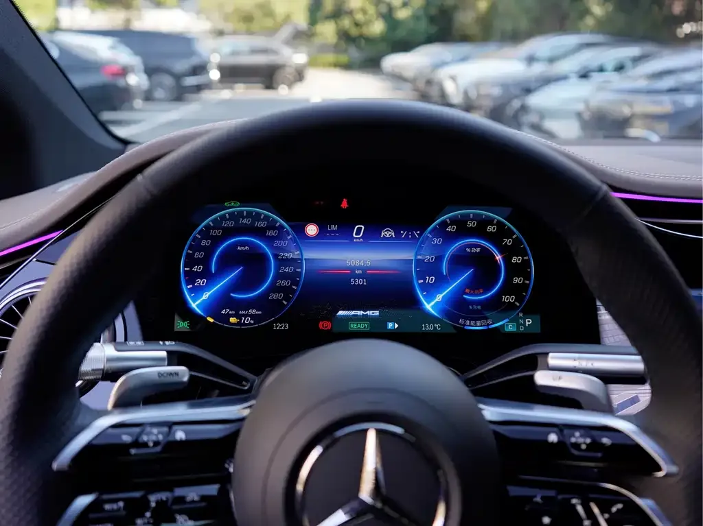 Mercedes-Benz EQS AMG — фото 2