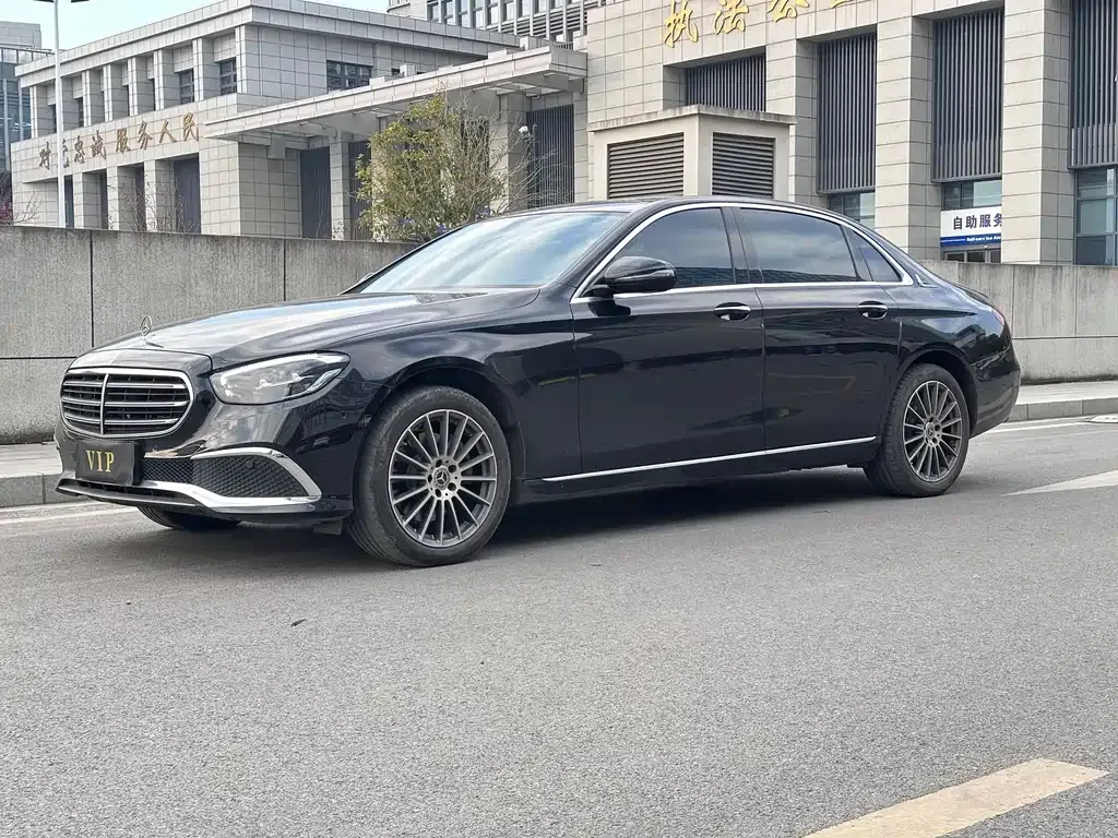Mercedes-Benz E-Class — фото 4