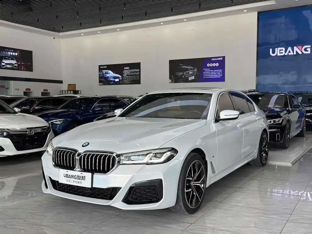 BMW 5 Series — фото 1
