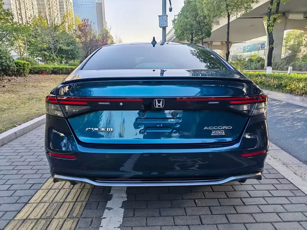 Honda Accord — фото 4