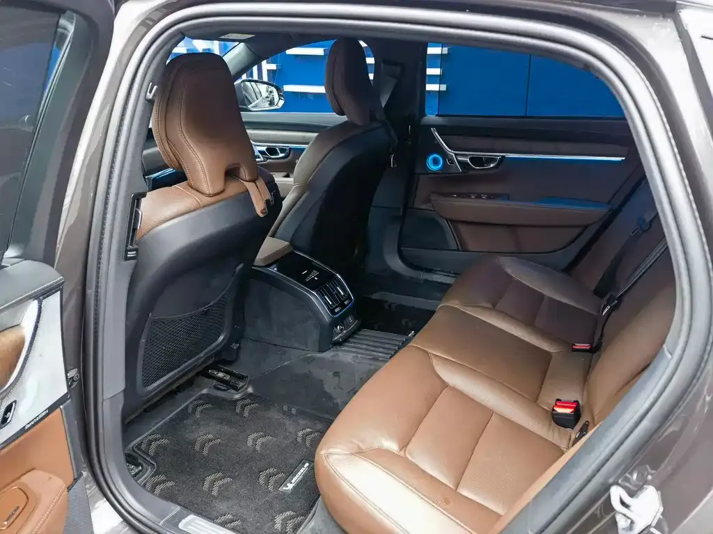 Volvo S90 — фото 9