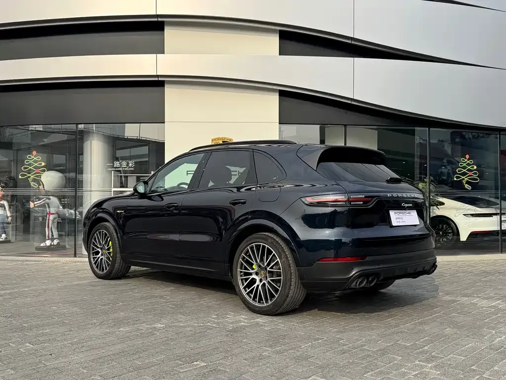 Porsche Cayenne Hybrid — фото 8