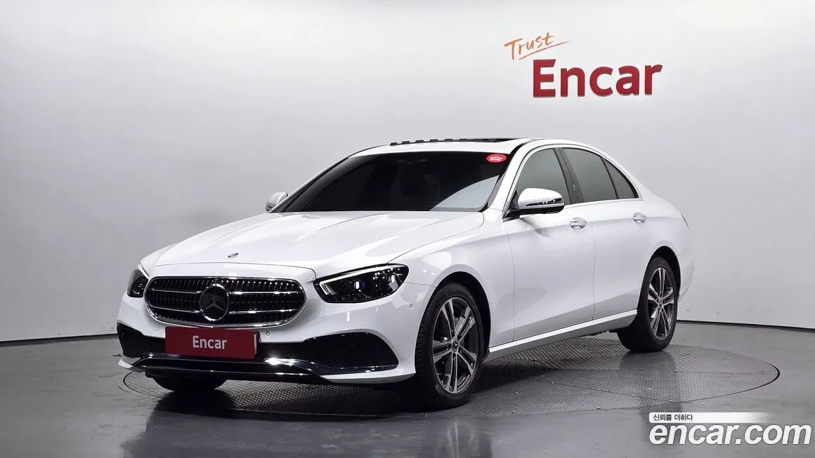 Mercedes-Benz E-Class — фото 1