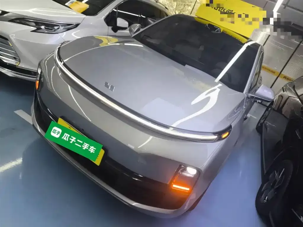 Li Auto L9 — фото 1