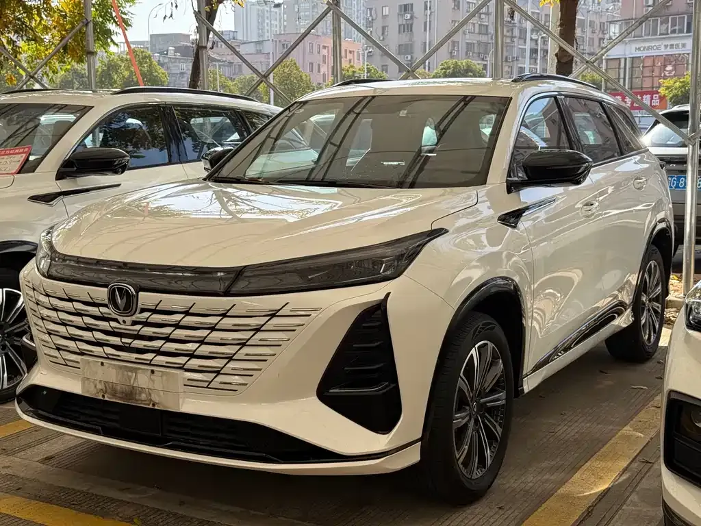Changan CS75PLUS — фото 1