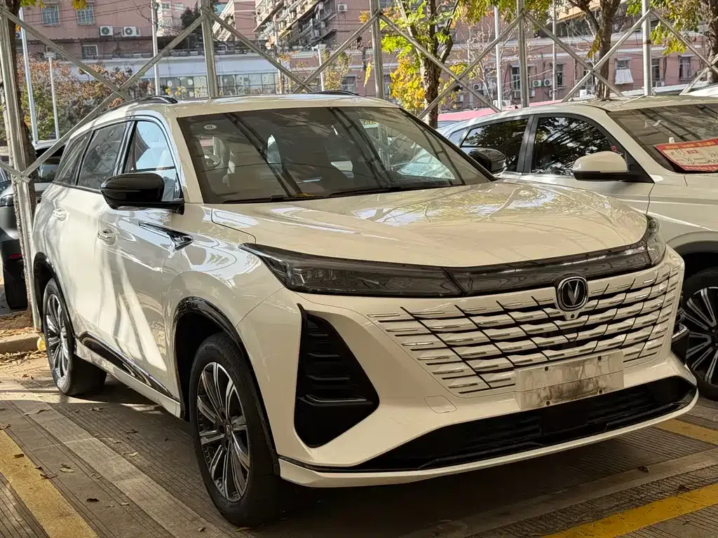Changan CS75PLUS — фото 9
