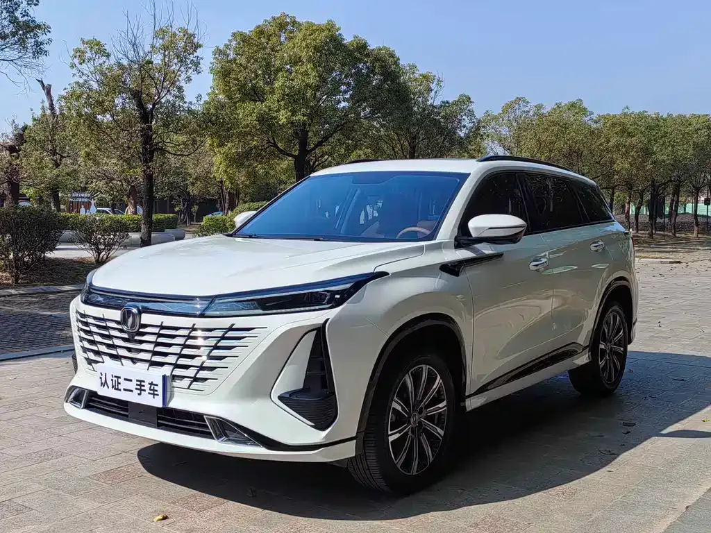 Changan CS75PLUS — фото 1