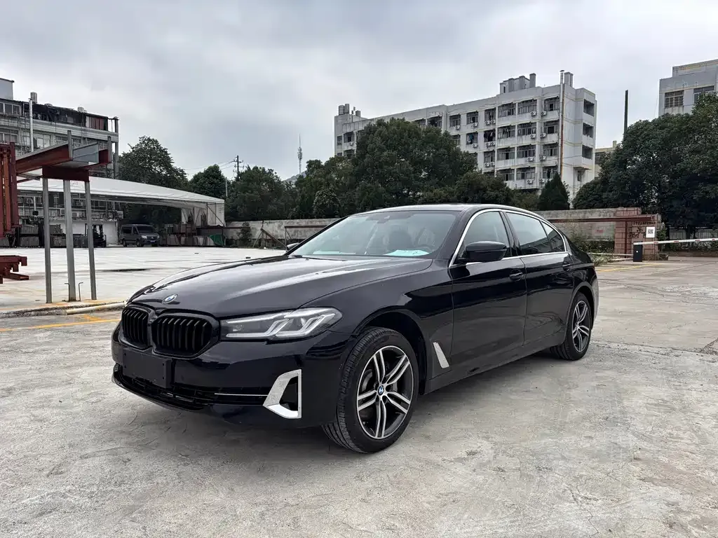BMW 5 Series — фото 5
