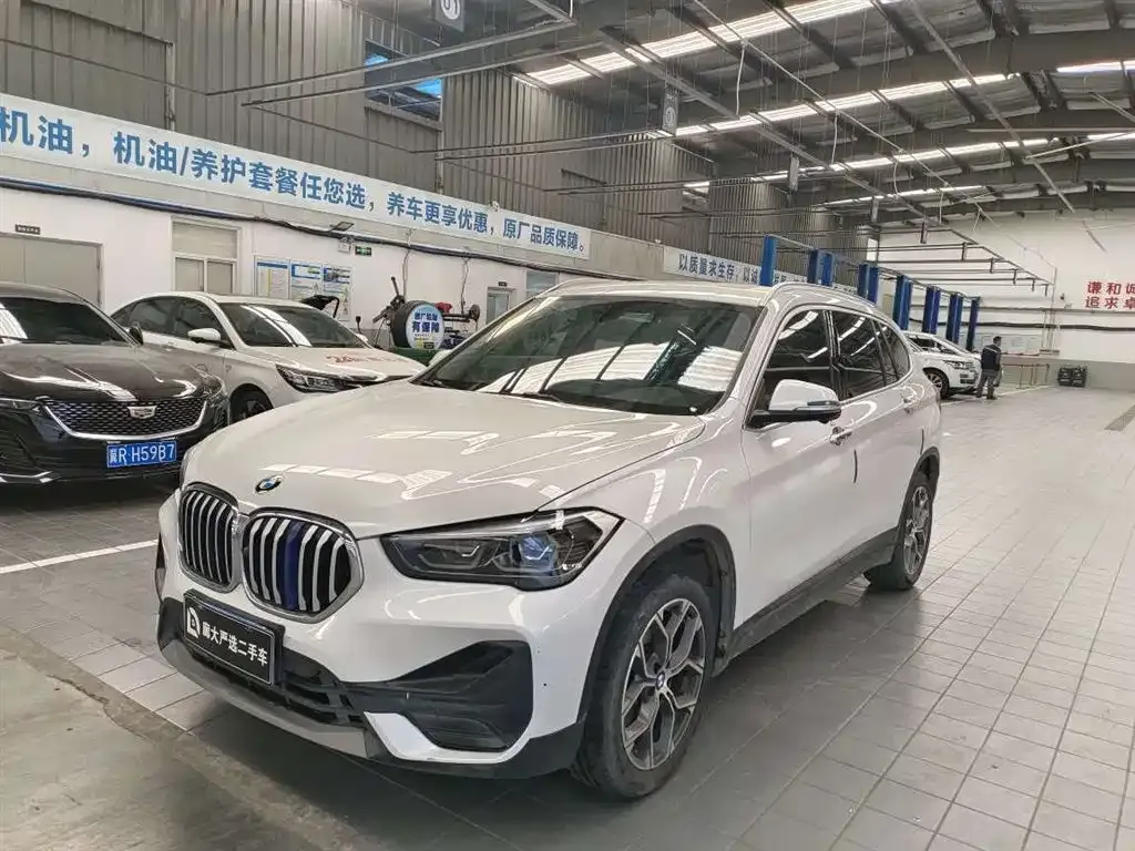BMW X1 — фото 1