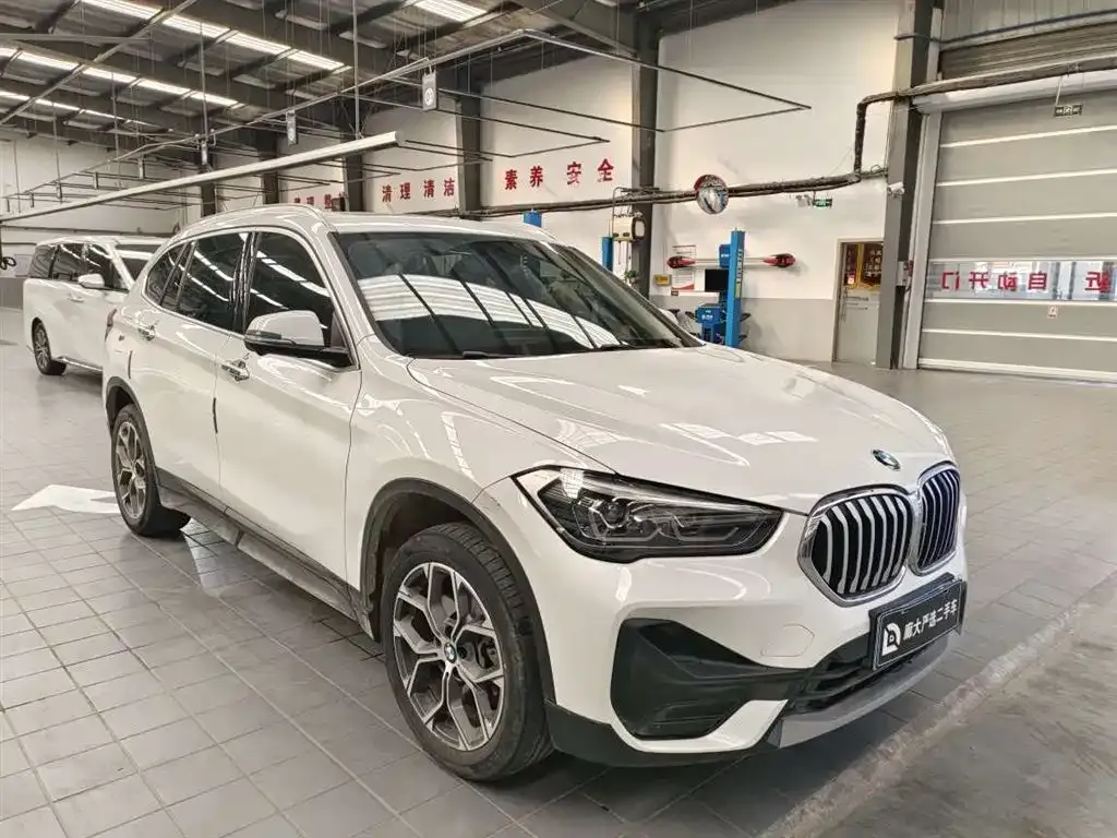 BMW X1 — фото 9