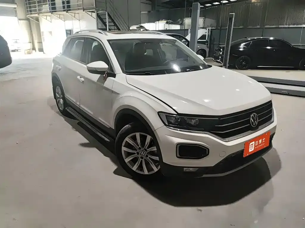 Volkswagen T-Roc — фото 2