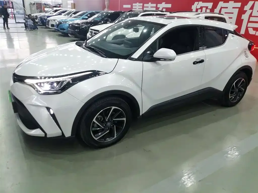 Toyota C-HR — фото 7