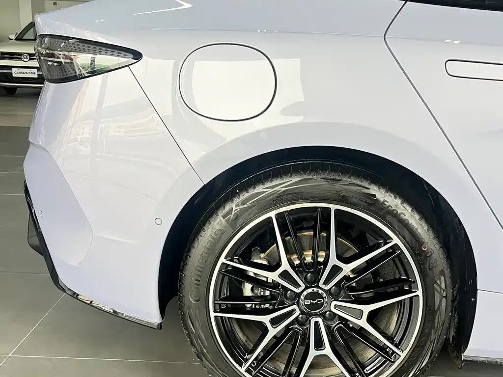 BYD Seal — фото 10