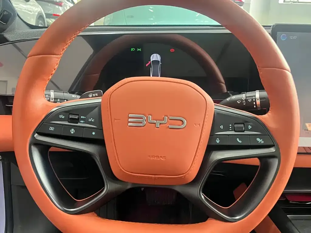 BYD Seal — фото 8