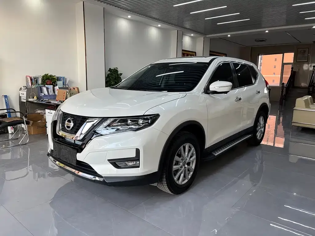 Nissan X-Trail — фото 1