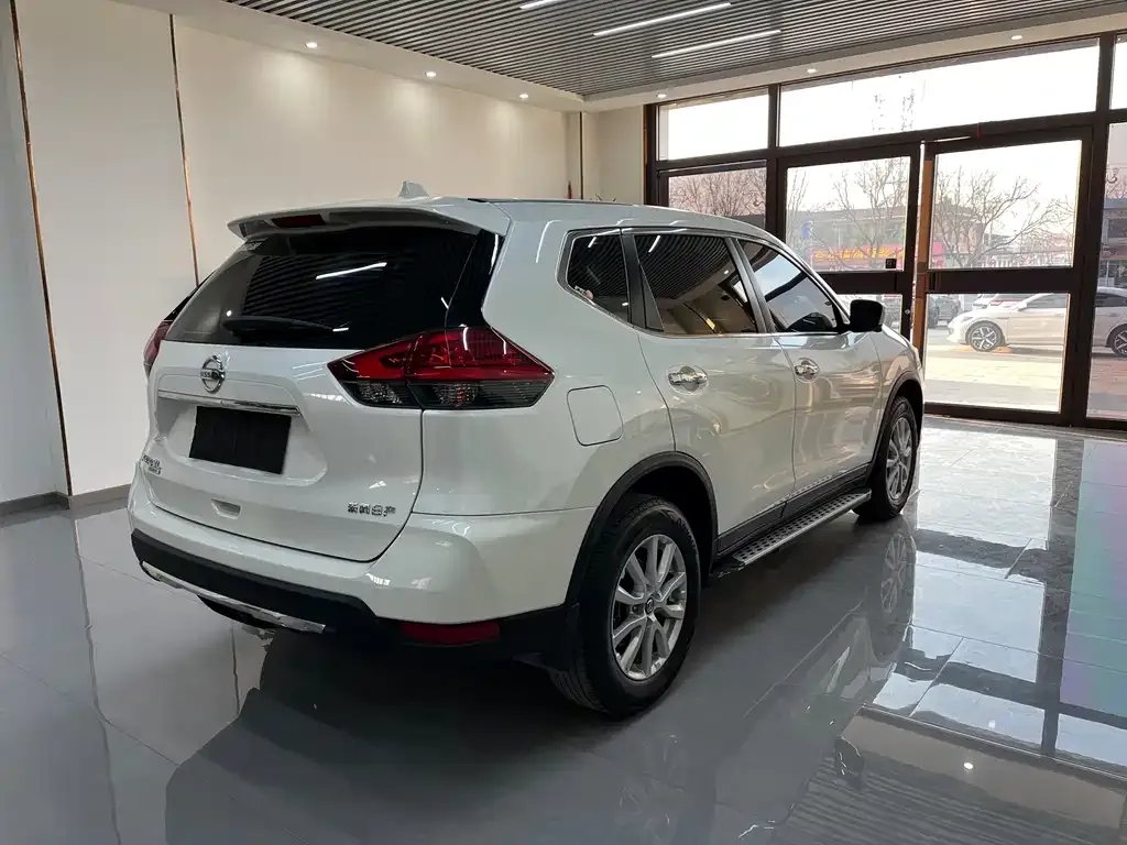 Nissan X-Trail — фото 4