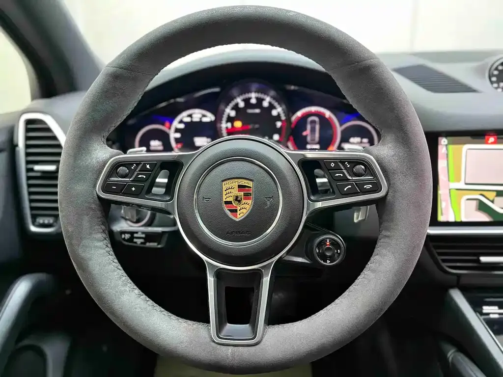 Porsche Cayenne — фото 10