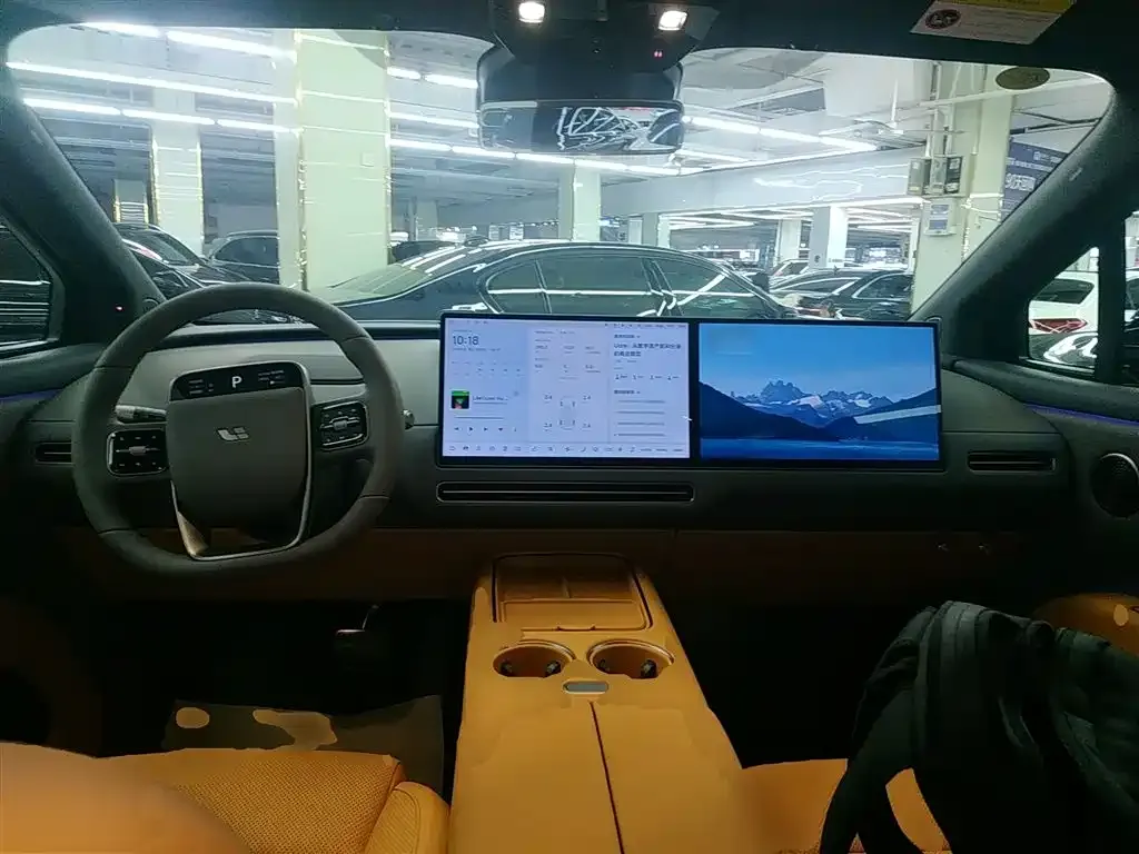 Li Auto i8 — фото 7