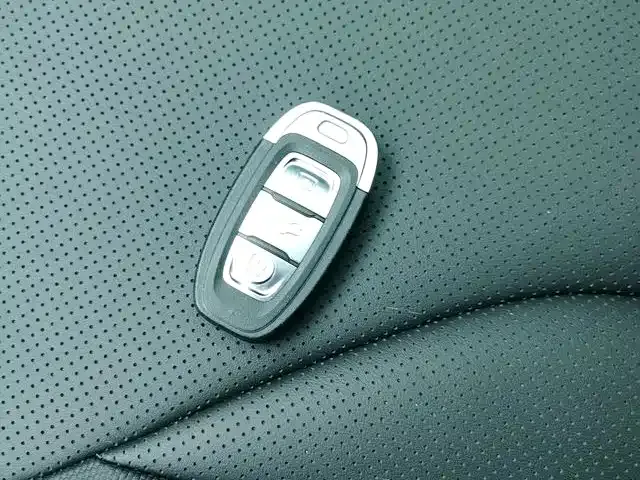 Hongqi E-QM5 — фото 9