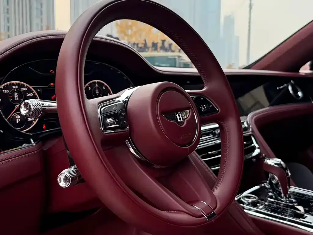 Bentley Flying Spur — фото 2