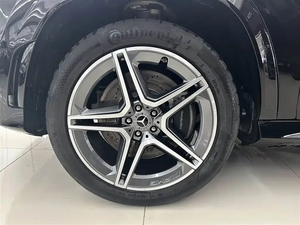 Mercedes-Benz GLS — фото 9