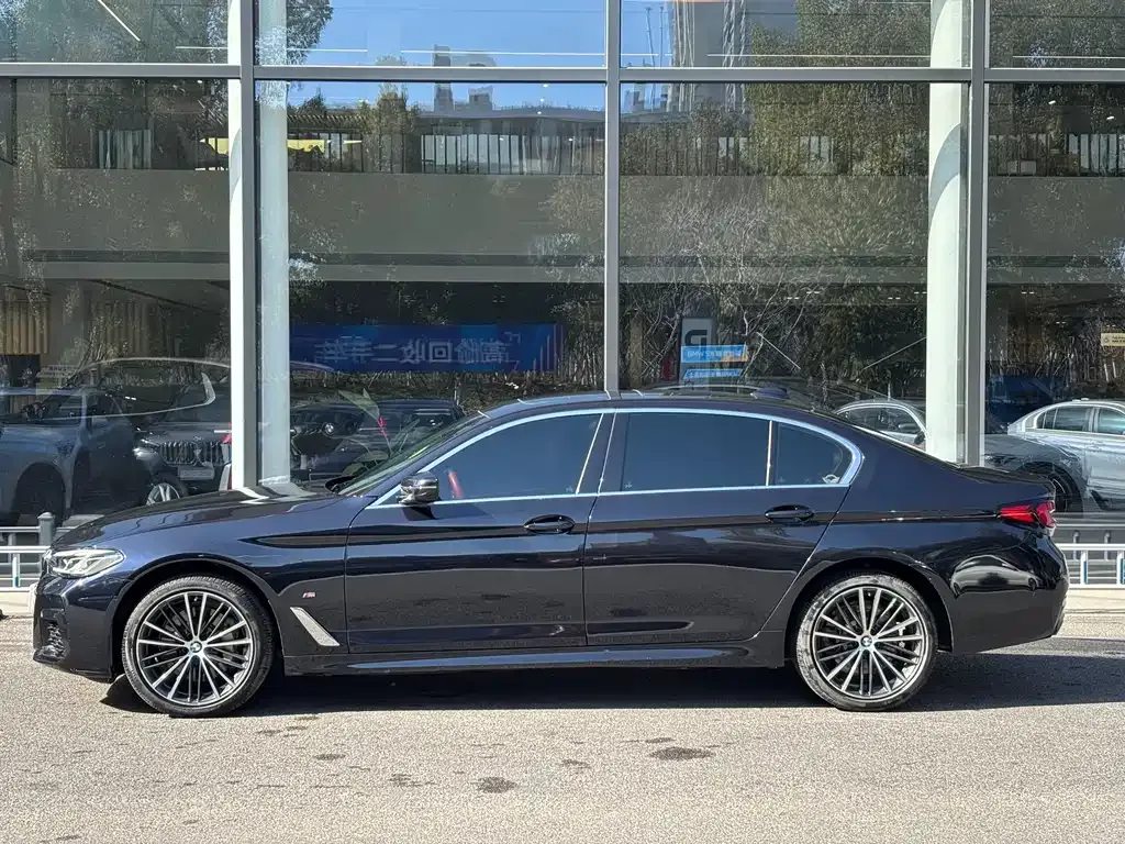 BMW 5 Series — фото 2