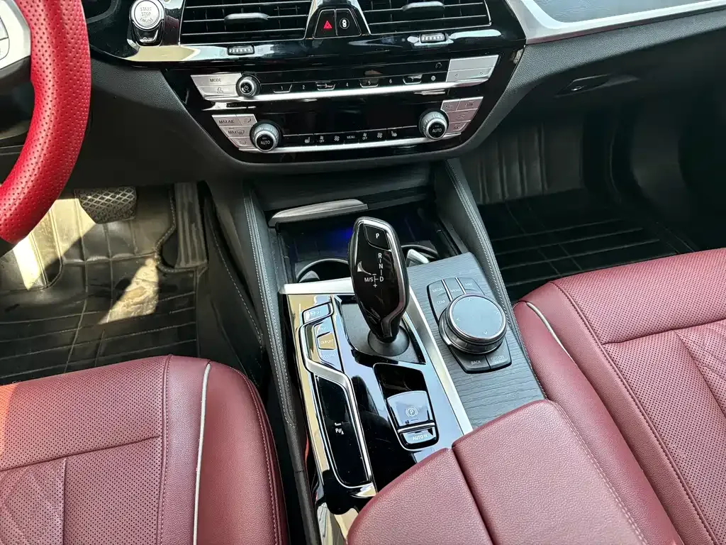 BMW 5 Series — фото 10