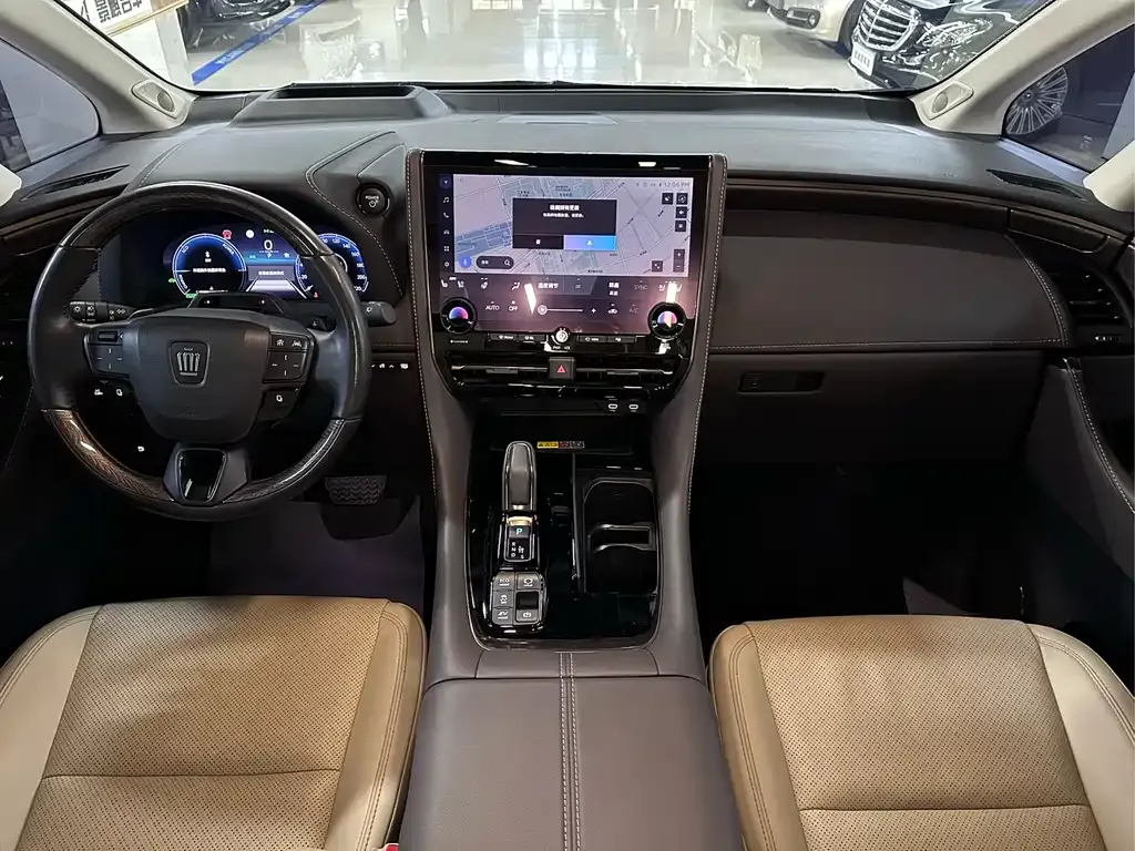Toyota Vellfire — фото 3