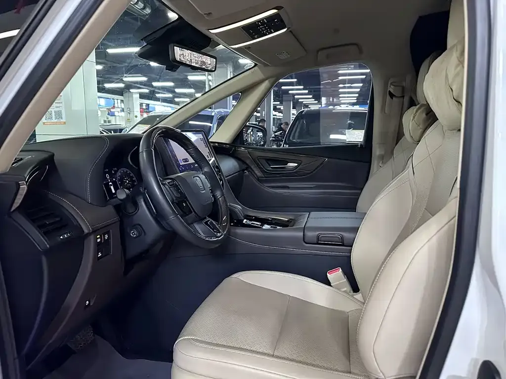 Toyota Vellfire — фото 2