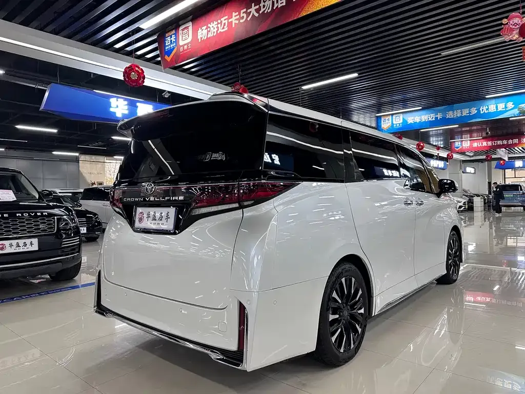 Toyota Vellfire — фото 8