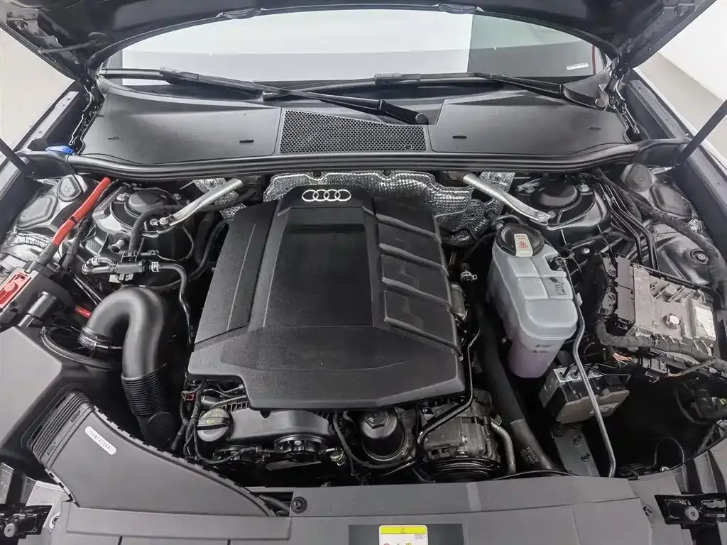 Audi A6L — фото 9