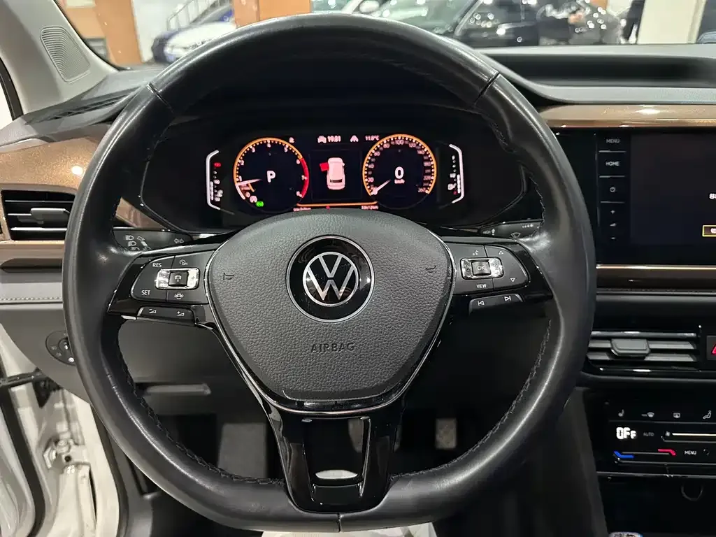 Volkswagen Tharu — фото 7