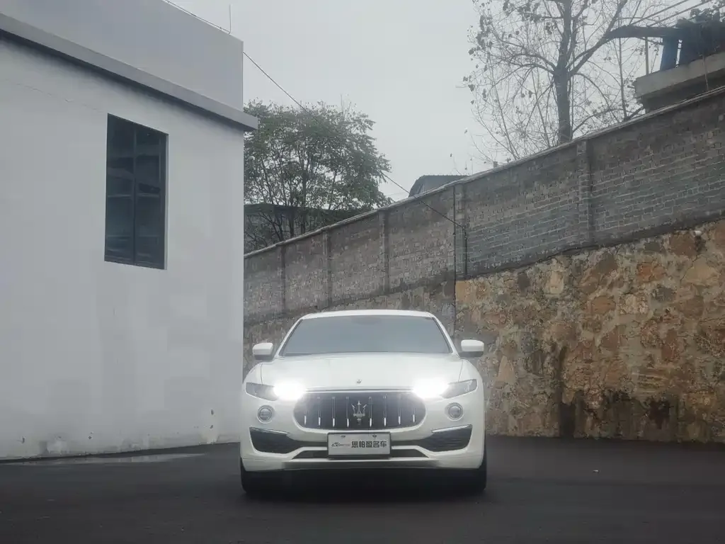 Maserati Levante — фото 6