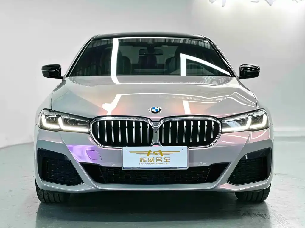BMW 5 Series — фото 1