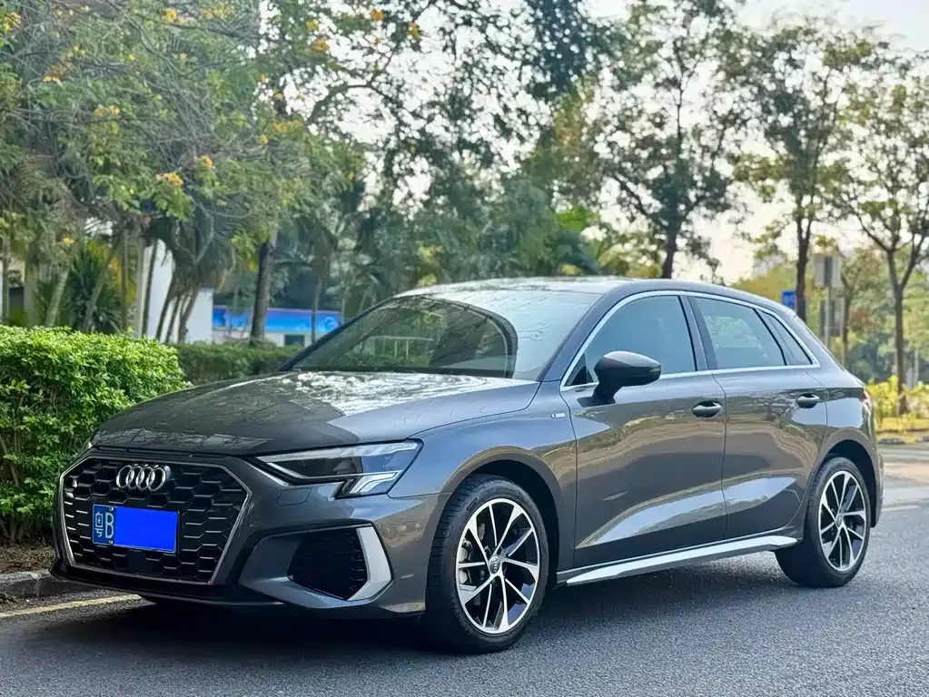 Audi A3 — фото 1