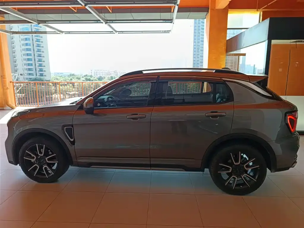 Lynk & Co 01 — фото 5
