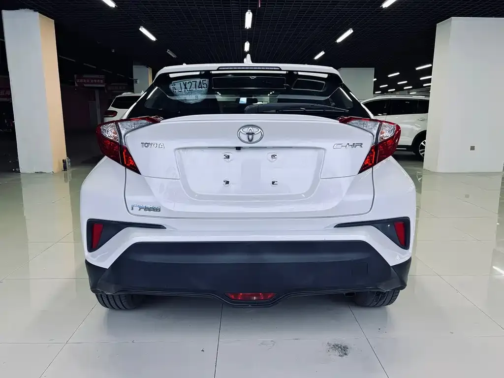 Toyota C-HR — фото 6