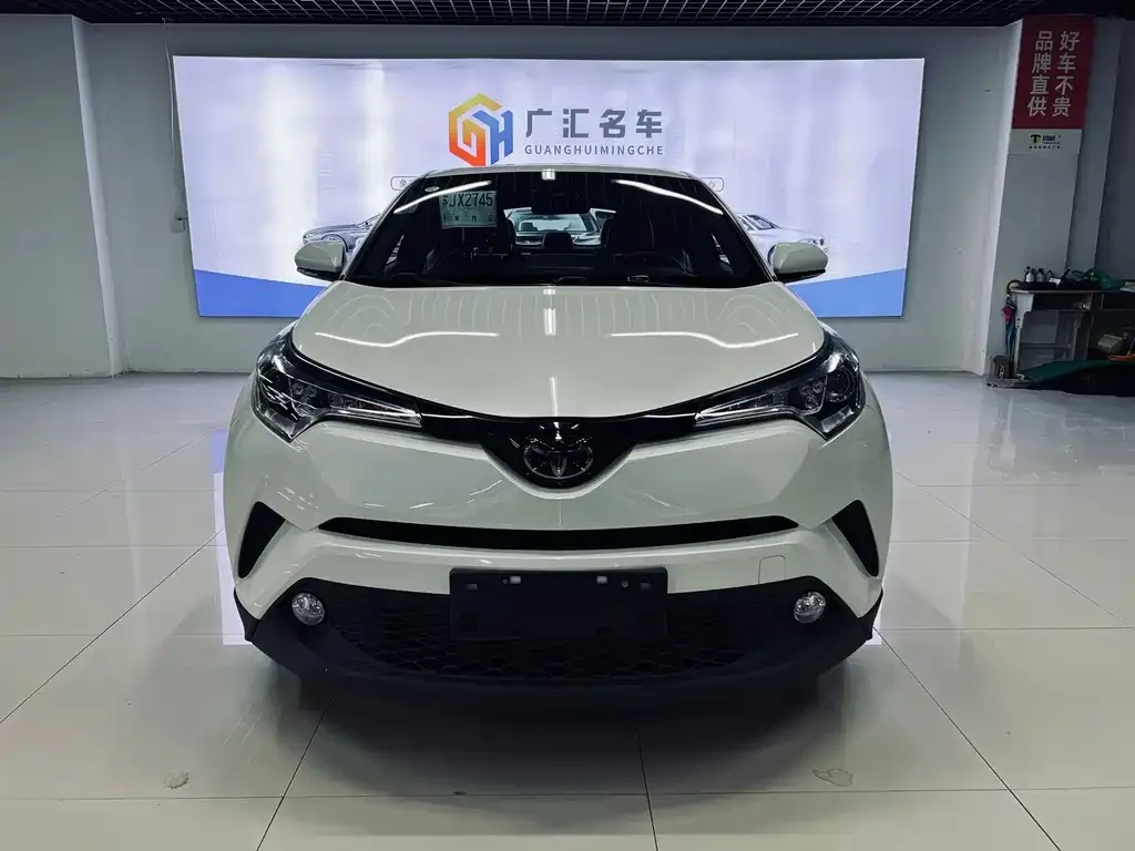 Toyota C-HR — фото 2