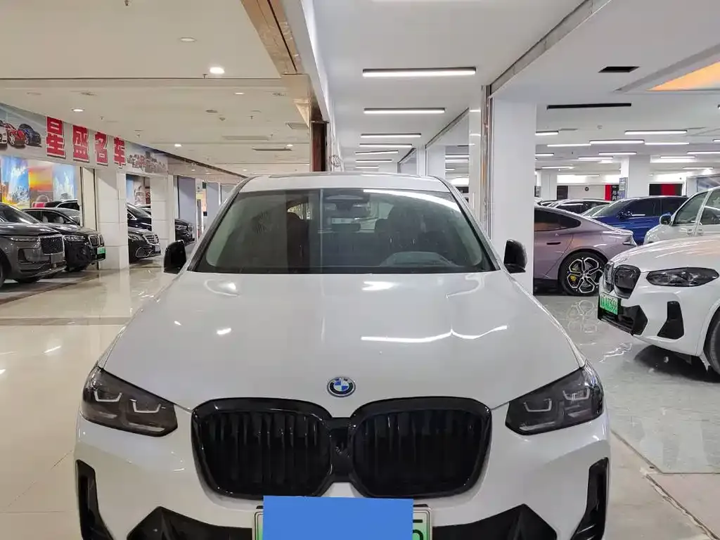 BMW iX3 — фото 1