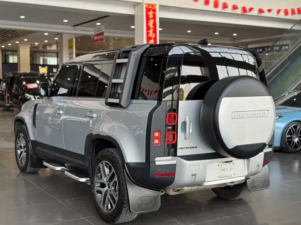 Land Rover Defender — фото 10