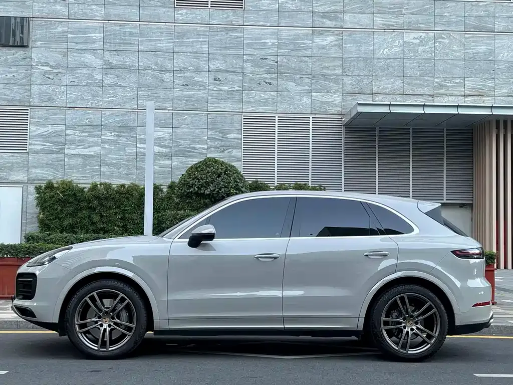 Porsche Cayenne — фото 9