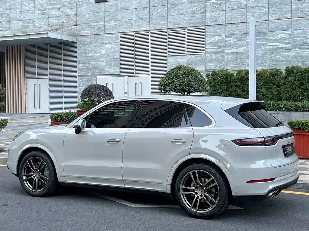 Porsche Cayenne — фото 4