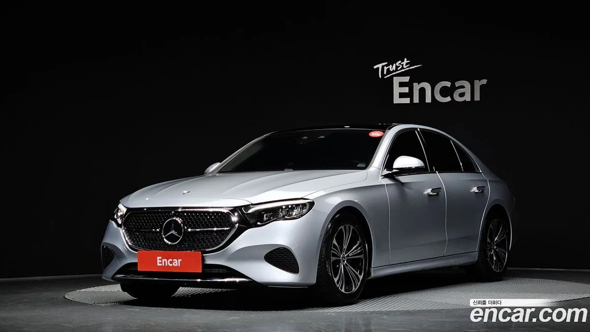 Mercedes-Benz E-Class — фото 1