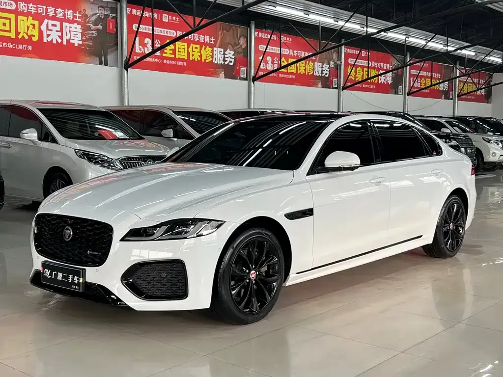 Jaguar XFL — фото 1