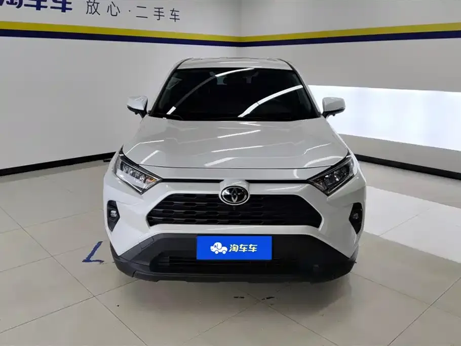 Toyota RAV4 — фото 2
