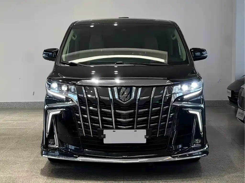 Toyota Alphard — фото 3