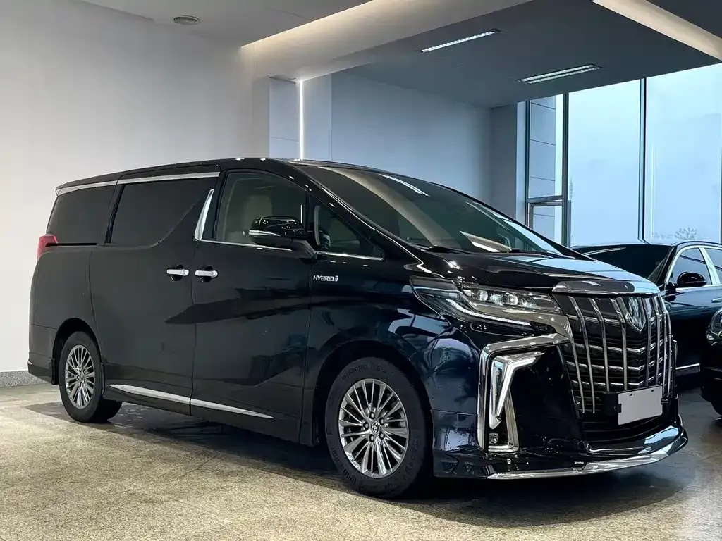 Toyota Alphard — фото 9