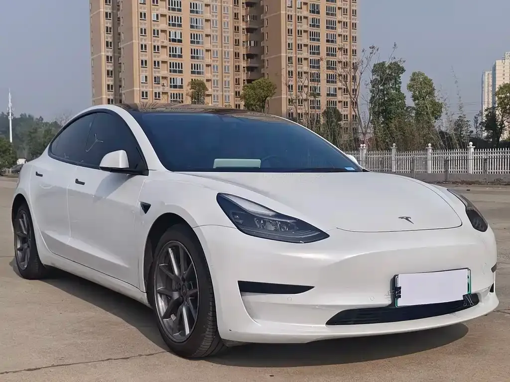 Tesla Model 3 — фото 8