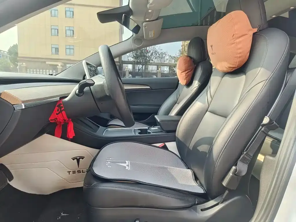 Tesla Model 3 — фото 10