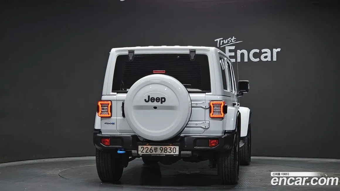 Jeep Wrangler — фото 2
